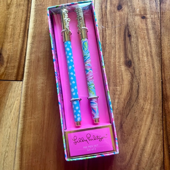 Lilly Pulitzer Office Lilly Pulitzer Printed Ink Pen Set Of 2 Pens
